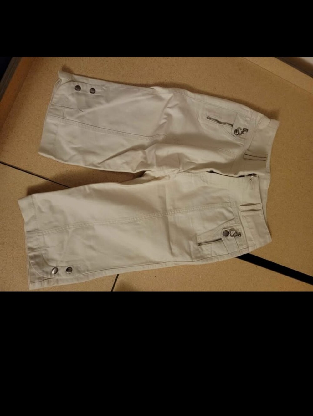 white pant short